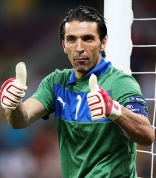 每体：巴萨有罗克20%转会分成，若5000万欧转会可获1000万欧