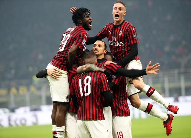 徐正源刚跟蓉城续约，就钦点斯坦丘和巴尔加斯转会入队，引发热议